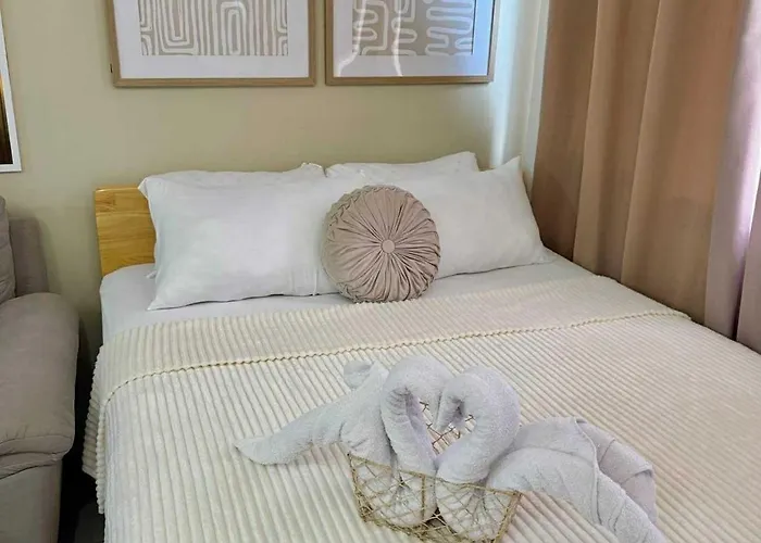 Cozy Staycation With Balcony Near Mall Of 公寓式飯店